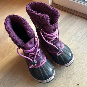 Size 1 Sorel snow boots